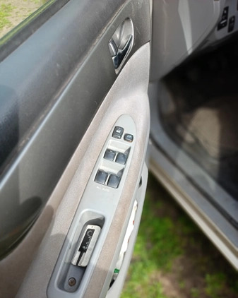 Toyota Avensis Verso cena 7200 przebieg: 323480, rok produkcji 2002 z Sompolno małe 37